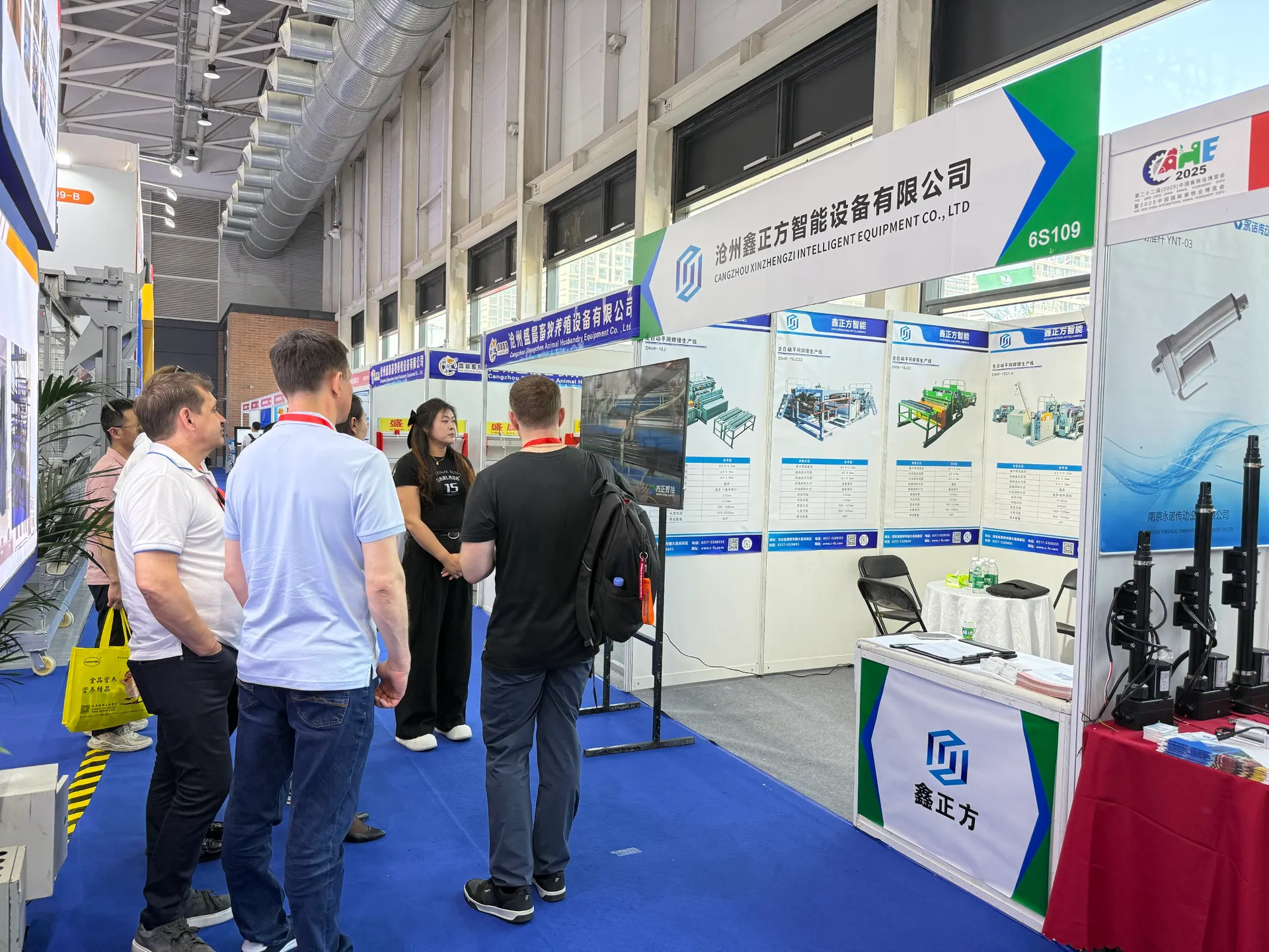 Garden kneeler and Seat, Foldable Garden Stool for Kneeling and Sitting to Prevent Kneeler